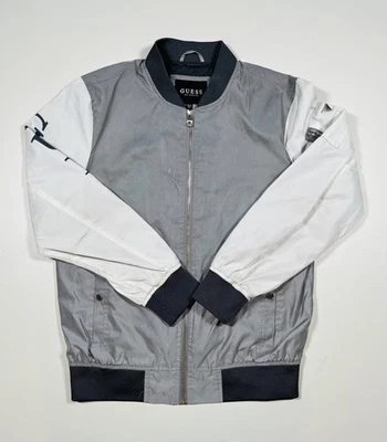 Chaqueta GUESS Para Hombre Gris Medio Blanco Bombardero Cremallera Frontal Bloque de Color Logo Manga Foto 1 de 4