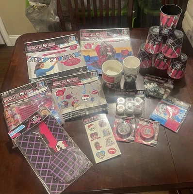 Monster High Party Supplies Birthday Banner Swirl Favors Cups - Image 1 of 4