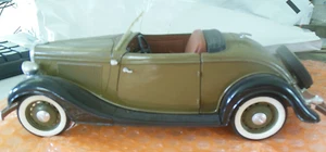 SOLIDO Diecast GREEN AND BLACK 1934 Ford V8 Roadster 1:18 - Picture 1 of 7
