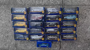 NOREV RENAULT TOYS LOT DE 21 VOITURES 3 INCHES MEGANE LOGAN MODUS CLIO THALIA - Foto 1 di 4