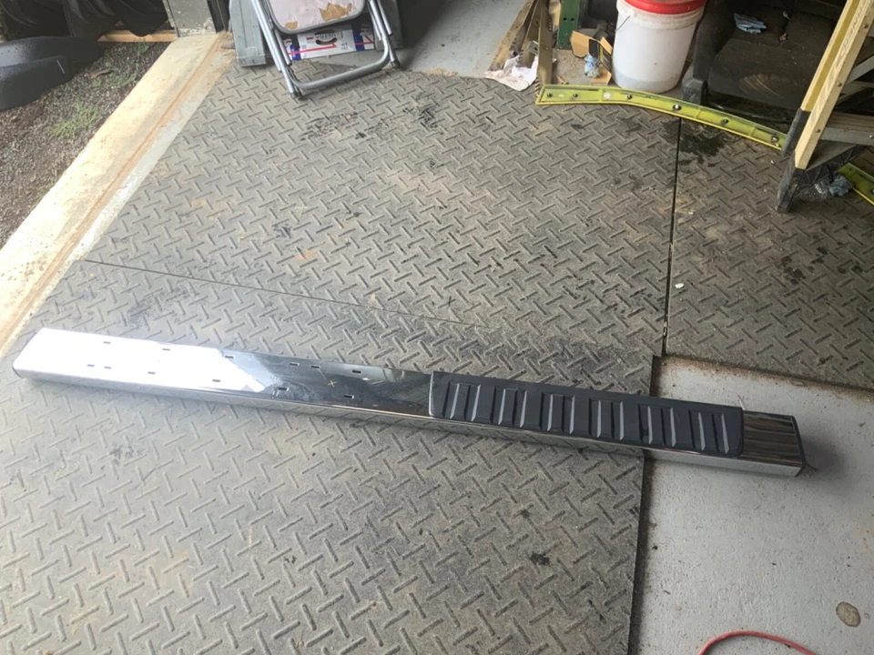 2014-2019 CHEVY SILVERADO / GMC SIERRA 1500 RIGHT SIDE RUNNING BOARD OEM Foto 1 de 4