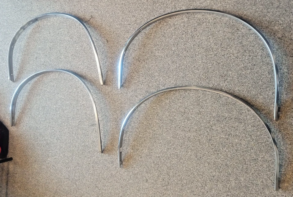 Juego de pozos de rueda Oldsmobile Delta 88 98 1980-85 moldura cromada Foto 1 de 4