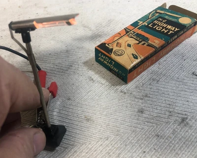 Дорожный фонарь для колеи HO Marx, JG-5102, как новый на OB, работает нормально! (C) - Изображение 1 из 4