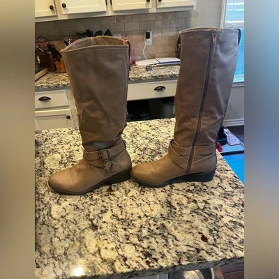 Pink & pepper taupe boots new inbox never worn - Image 1 of 4