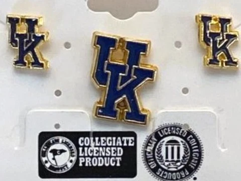 NCAA University of Kentucky UK Wildcats Pin & Pierced Earrings Set Gold Pl NEW Cover