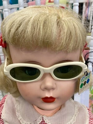 Gafas de sol vintage para niños Polaroid Cool Ray monturas de plástico blancas todo el año Foto 1 de 4