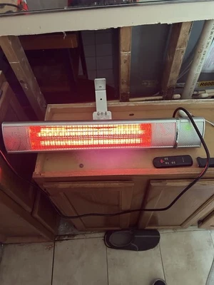 Calentador radiante de patio interior/exterior Comfort Zone 1500 vatios IMPERMEABLE CZPH20RSL Foto 1 de 4