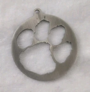 CLEMSON - LOGO DEL EQUIPO - RECORTE Colgante / Llavero / Adorno / Tirador de cremallera - TOTALMENTE NUEVO - Imagen 1 de 4