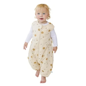 Saco de dormir Tealbee Dreamsuit para niños pequeños con pies, bambú, 1,5 TOG, 12m-2T - Galletas - Imagen 1 de 8