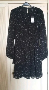 girls Blk/wht Above Knee Tiered Dress Age 15yrs/170cms. NEW LOOK. NEW WITH TAGS - Picture 1 of 6