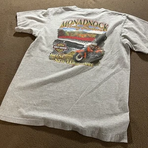 VINTAGE ‘05 HARLEY-DAVIDSON MONADNOCK KEENE NH BIKE BRIDGE MEDIUM POCKET T-SHIRT - Picture 1 of 14
