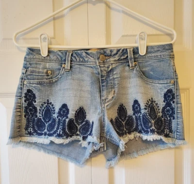 Blue Spice Womens Juniors Denim Shorts Size 7 Paisley Pattern - Image 1 of 4