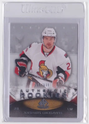 2010-11 UD SP GAME-USED AUTHENTIC ROOKIES /699 KASPARS DAUGAVINS #151 SENATORS - Image 1 of 2