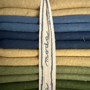 MODA Wool Fat Quarter Bundle Solid Colors With Tags 8 - Picture 1 of 6
