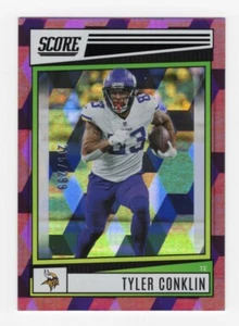 2022 Score #105 Tyler Conklin Purple Cubic 215/299 VIKINGS - Bild 1 von 2