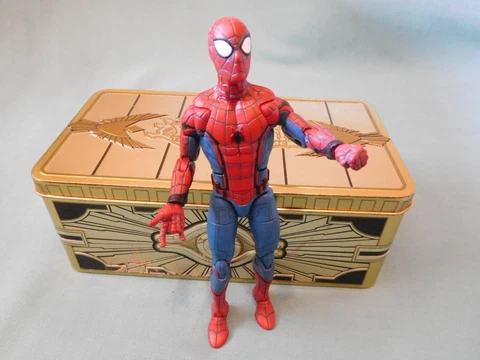Spider-Man ~ Marvel Legends from Homecoming BAF Vulture Cover