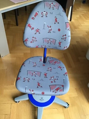 Moll “Maximo Forte” Kinder Schreibtischstuhl in grau-blau im Fußballmuster - Bild 1 von 3