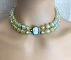 Vintage MCM 16" 2-Strand Moon Glow Bead Necklace Choker Cameo Tab Insert Clasp - Picture 1 of 14