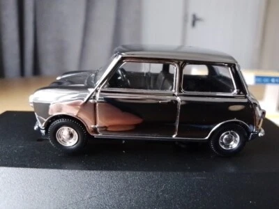 Vanguard's Collectors Club Chromium Mini Cooper Scale 1:43. Limited Edition. - Image 1 of 4