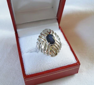Anillo de cóctel solitario de zafiro y diamantes de oro blanco 14 K de 3,30 quilates - Imagen 1 de 8