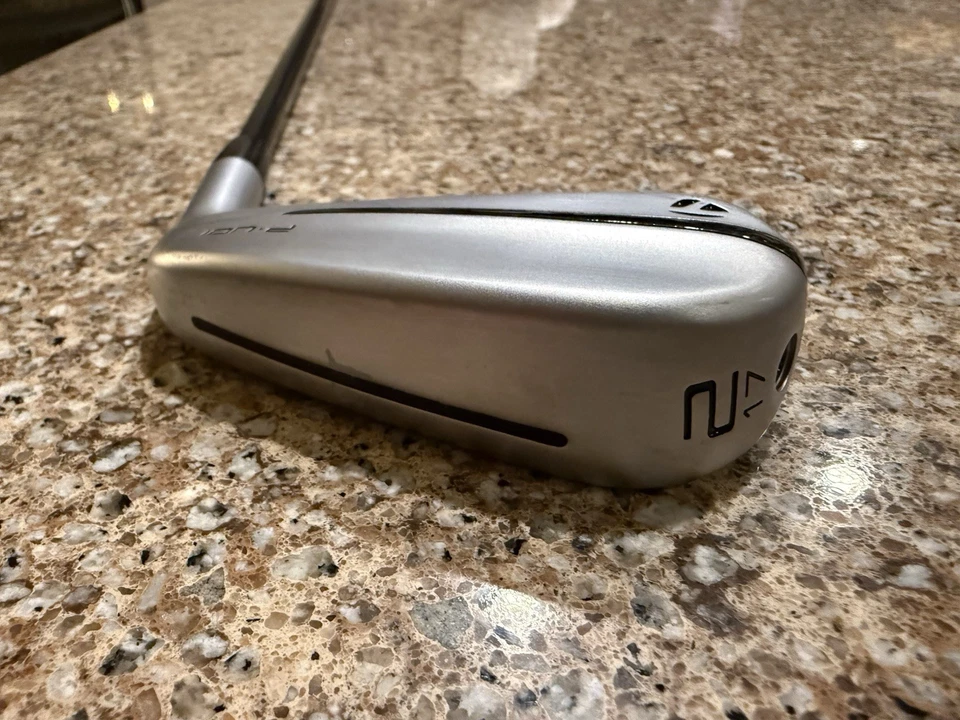 taylormade p udi 2 iron Fujikura Axiom 105x - Image 1 of 4