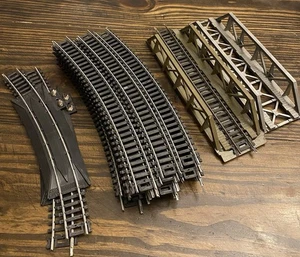 24 Ho Scale Silver Track Two Powered With Two Bridges - Picture 1 of 6