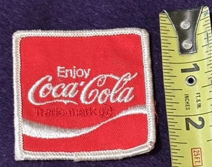 "Parche vintage años 70 80 original Enjoy Coca-Cola Coca-Cola 2,5"" usado planchado" - Imagen 1 de 3
