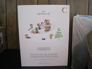 2023 HALLMARK PEANUTS TRINEO FIGURA DE MESA CON SONIDO Y MOVIMIENTO - Imagen 1 de 19