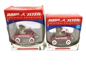 2 Vintage Radio Flyer Teddy Bear Christmas Ornaments Classic Wagon - Bild 1 von 4