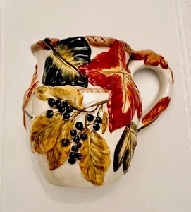 Home Décor Keramik Krug Vase mit Griff buntes Herbstlaub & Beeren 8"T - Bild 1 von 12