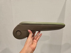 11-20 Town Country Grand Caravan Front Left Driver Seat Arm Rest Leather P858 - Imagen 1 de 18