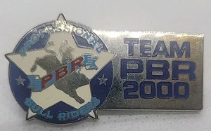 Pin de rodeo vintage profesional Bull Riders Team PBR 2000 usado envío gratuito - Imagen 1 de 4