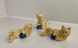 Trio Vintage MINIATURE CATS AND BALLS - Picture 1 of 9