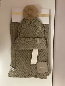 Calvin Klein Schall + Mütze als Set! Winter Set! Für Damen, neu mit Etikett - Bild 1 von 9