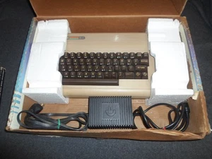 Commodore 64 Computer System WORKS With Box & Power Typing Baseball Wheel Games - Afbeelding 1 van 15