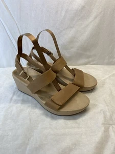 VIONIC Lovell LEATHER Wedge Women’s 11 ADJUSTABLE STRAP Sandals Festival Beachy - Picture 1 of 8