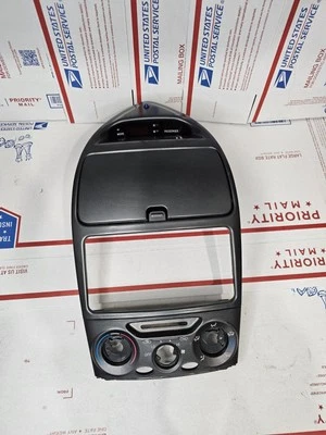 Toyota Celica 2000-2005 tablero central radio bisel almacenamiento moldura cubby con reloj fabricante de equipos originales Foto 1 de 4