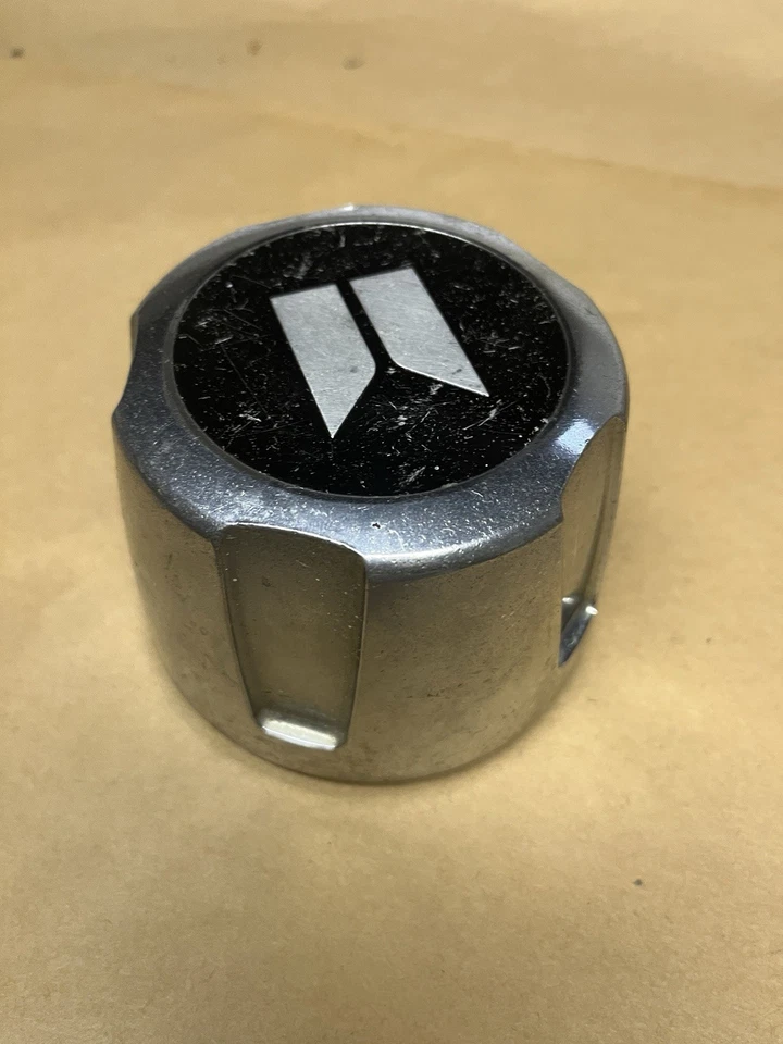 Tapacubos para camioneta Isuzu 1984 1985 1986 1987 tapacubos tapa central de rueda OEM Foto 1 de 4