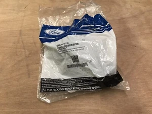 Soporte protector contra salpicaduras Ford 2013-16 C-Max DM5Z8182A nuevo en equipamiento - Imagen 1 de 3