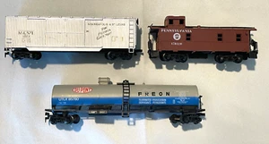 3 HO Scale Freight Train Cars Lima - Picture 1 of 7