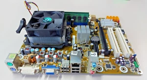 Scheda madre Sapphire Tech PEAM2RS740G2 CPU AMD Athlon II x2 250 4GB DDR2 6400 - Picture 1 of 3