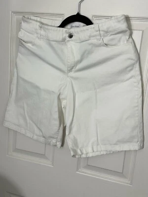 Calvin Klein Women's Size 6 Bermuda City Jean Shorts White - Image 1 of 4