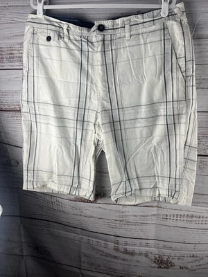 DKNY Jeans Cargo Shorts Mens 38 White Plaid Pockets - Image 1 of 4