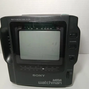 Vintage Sony Mega Watchman FD-525 4.5" Black & White TV w/ AM/FM Radio Tuner - Foto 1 di 8