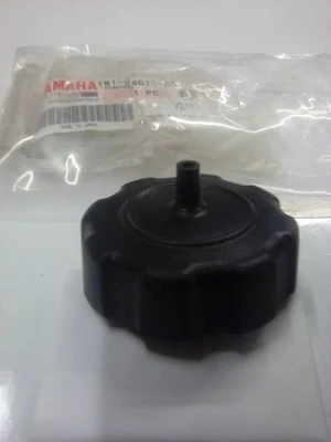Cuerpo de tapa del tanque de combustible Yamaha 1W1-24611-00-00 Cuerpo de tapa del tanque de combustible de repuesto Foto 1 de 2