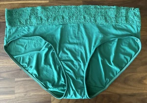 VINTAGE CACIQUE GREEN SATIN SHINY W/ LACE Panties BRIEF Bikini SIZE 14/16 Nylon - Picture 1 of 4