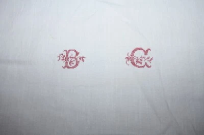 Nappe N°111 ancienne en  lin monogramme rouge BC  178 x 140 cm   - Photo 1/4