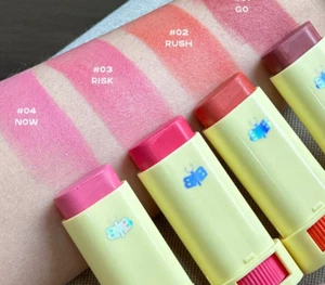 BWB Blush in a Rush, un palo de rubor suave y suave. - Imagen 1 de 5