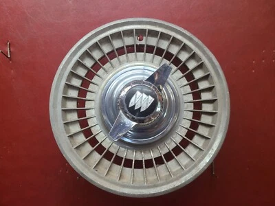 Buick Riviera 1963 1964 1965 turbina aleta aluminio fundido tapacubos giratoria cubierta Foto 1 de 4