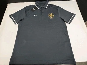 Neu mit Etikett Under Armour Notre Dame Leichtathletik kurzärmliges lockeres Poloshirt grau L #7998 - Bild 1 von 11